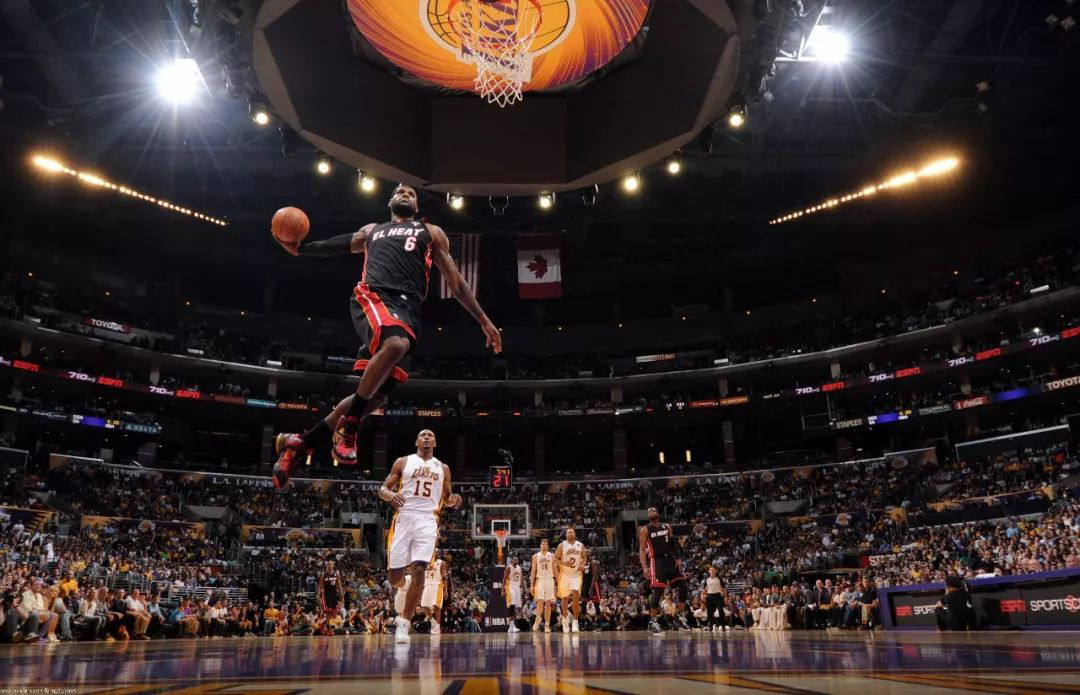 “互聯(lián)網(wǎng)+體育”場(chǎng)景是關(guān)鍵 看動(dòng)因體育、NBA、Keep如何連接線上與線下丨體育經(jīng)理人