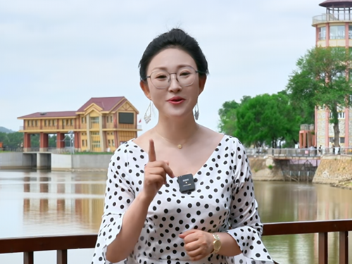 神評救活視頻？秘密在“埋?！保?>
					<span>神評救活視頻？秘密在“埋梗”！</span>
					<p style=